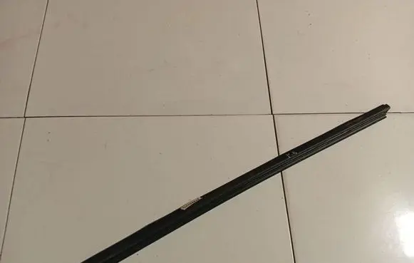 Toyota Auris 150 Front door glass trim molding