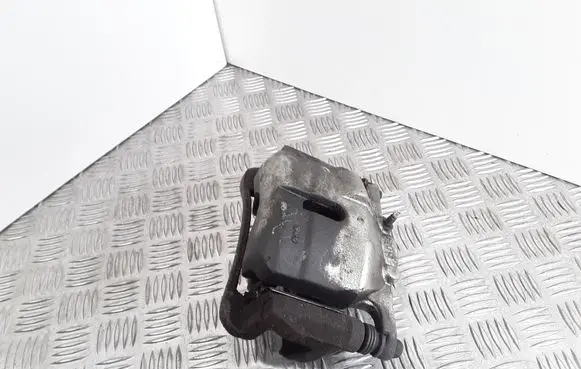 Nissan Qashqai Front brake caliper