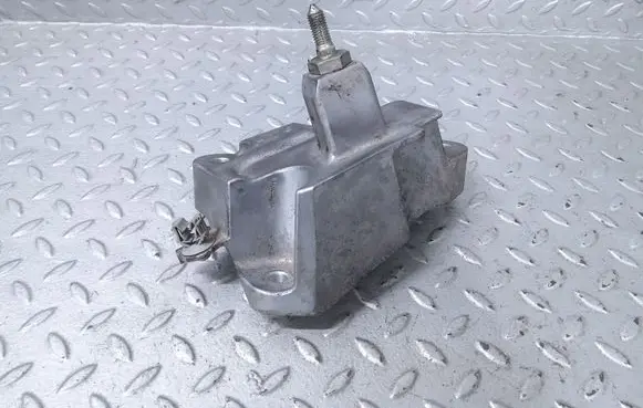 Nissan Pulsar Engine mounting bracket 1A0E3111