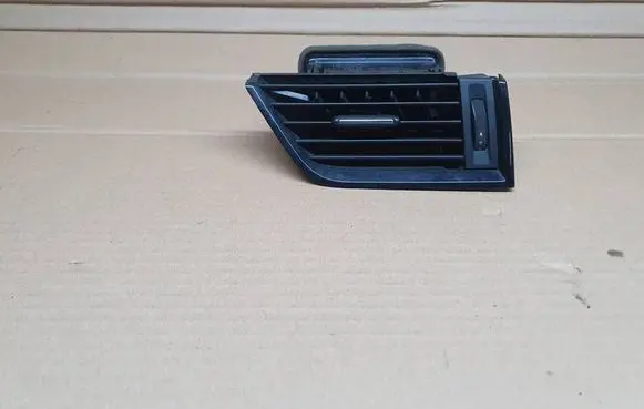 Skoda Octavia Mk3 (5E) Dashboard side air vent grill/cover trim 5E0819702 5E0819702A