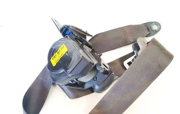 Middle seatbelt (rear)