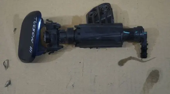 Hyundai Tucson TL Headlight washer spray nozzle D798602600