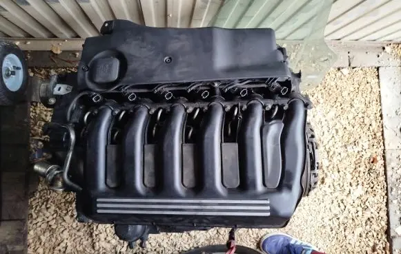 BMW 5 E39 Engine 176915012 M57 301051371