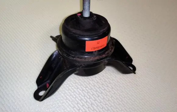 Hyundai ix35 Engine mount bracket 3A280 13B05B39893