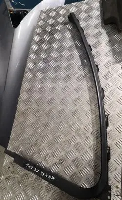 Ford Mondeo MK IV Windshield trim