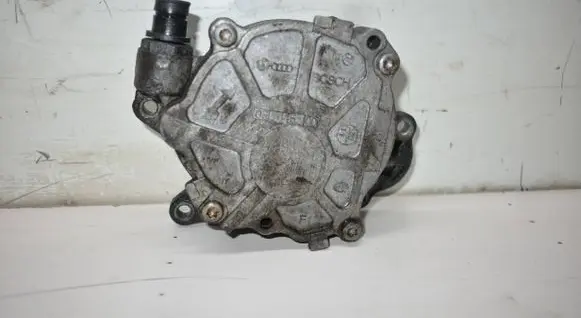 Volkswagen Transporter - Caravelle T5 Vacuum pump 03L145100F 03L145100