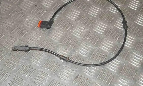 Mercedes-Benz E W212 ABS rear brake sensor A2125402117