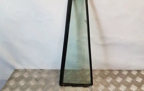 Rear vent window glass