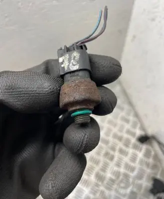 Air conditioning (A/C) pressure sensor