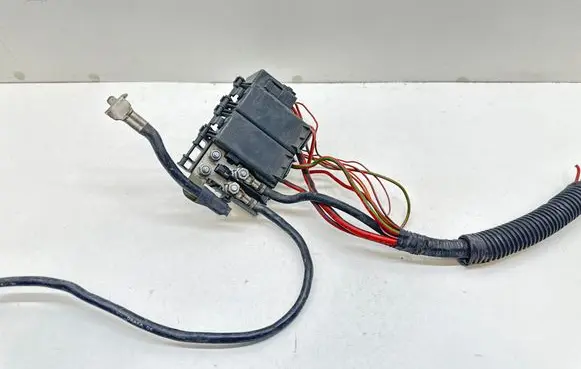 Volkswagen Polo IV 9N3 Fuse module 5Z0937548C