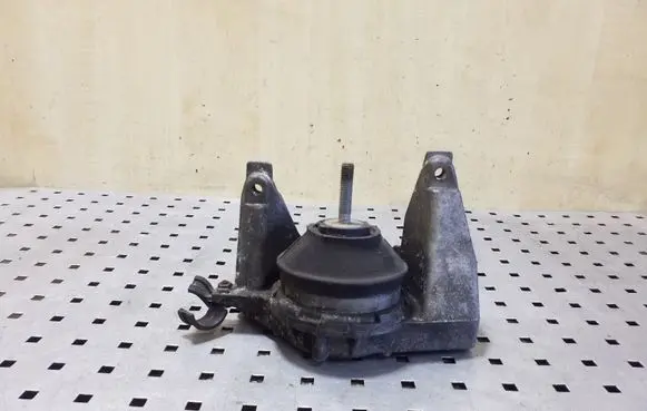 Audi A6 S6 C4 4A Engine mount bracket 4A0199352A
