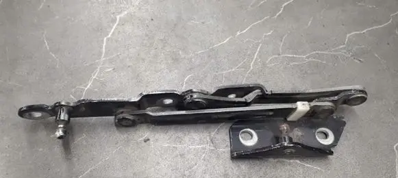 Nissan Primera Engine bonnet/hood hinges