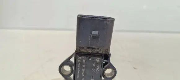 Volkswagen Polo V 6R Fuel pressure sensor 0281006152