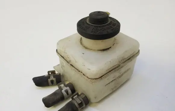 Toyota Avensis Verso Power steering fluid tank/reservoir 13231140240