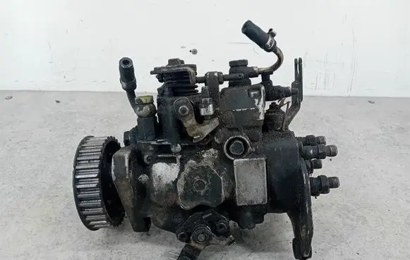 Volkswagen Transporter - Caravelle T4 Fuel injection high pressure pump 074130108G