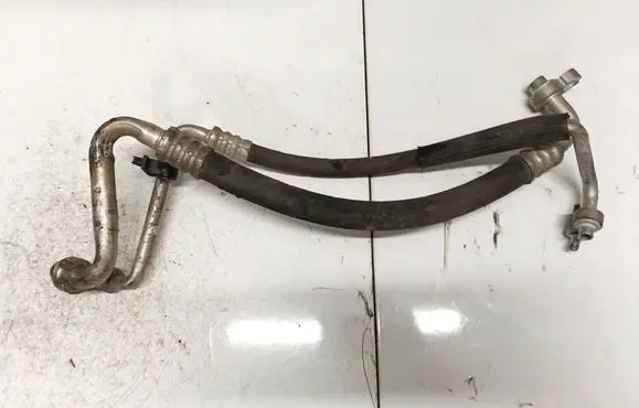 Opel Insignia A Air conditioning (A/C) pipe/hose 13220107 316137793
