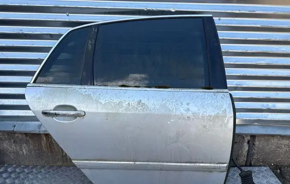 Volkswagen Phaeton Rear door