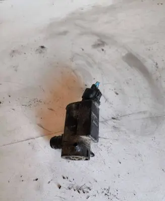 Toyota Corolla Verso E121 Windscreen/windshield washer pump 8533044010