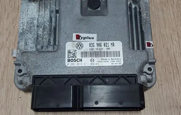 Volkswagen PASSAT B6 Engine control unit/module 03G906021MR