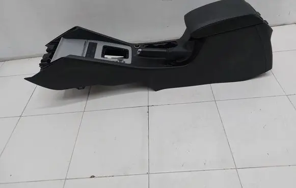 Skoda Octavia Mk3 (5E) Armrest 