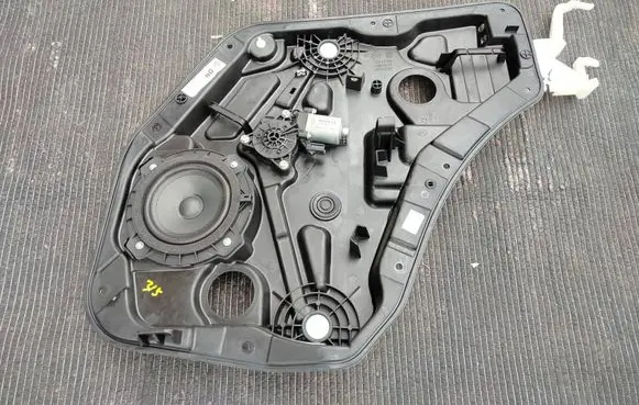 SsangYong Korando Rear door window regulator with motor 7347037000