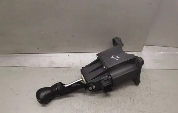 Mazda 2 Gear shifter/selector 