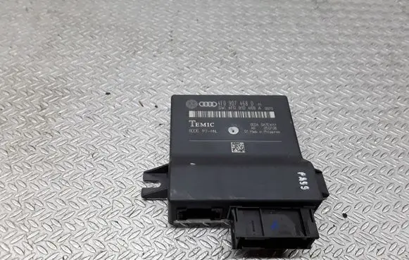 Audi A6 S6 C6 4F Gateway control module 4F0907468D