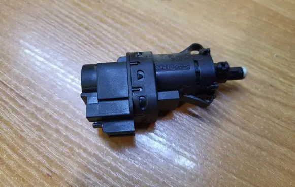Clutch pedal sensor