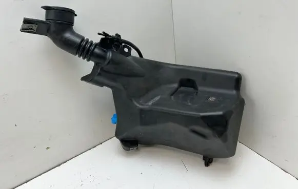 Tesla Model 3 Windshield washer fluid reservoir/tank 111016400B 1096062006