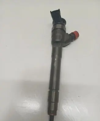 Opel Vivaro Fuel injector 0445110414