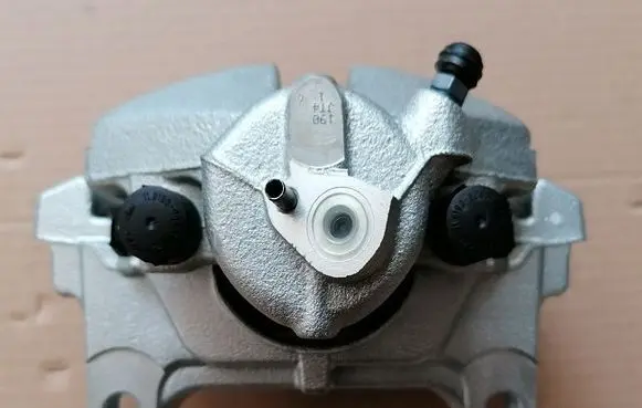 Nissan Terrano Front brake caliper VL582