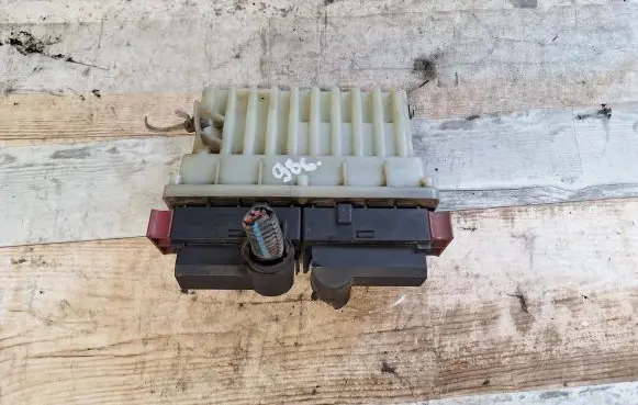 Opel Zafira A Coolant fan relay 12416841 3L30