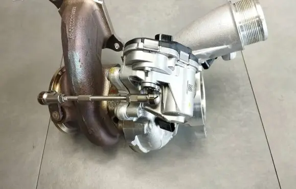 Audi A3 8Y Turbo 06Q145703H