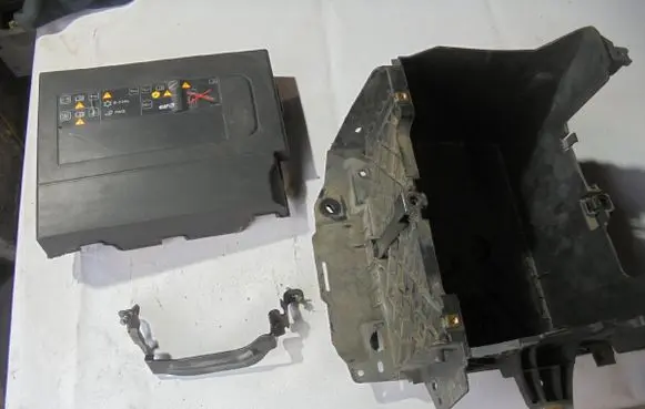Renault Megane III Battery box tray 244289148R