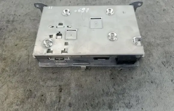 Audi A5 8T 8F Aerial antenna amplifier 8T0035462