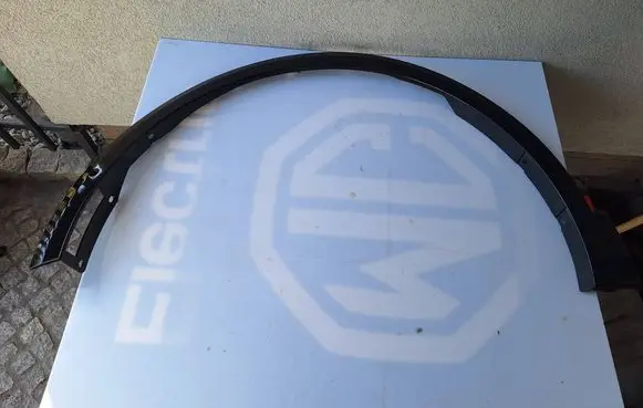 Ford Explorer EV Front arch trim R2KB16D239B