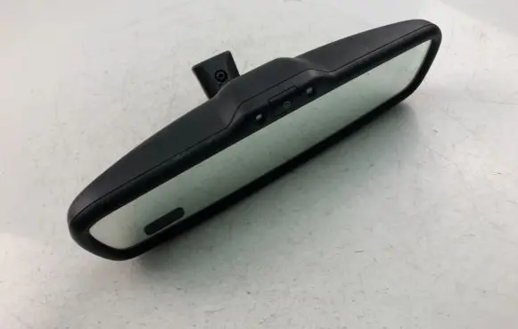 Chrysler 300 - 300C Rear view mirror (interior) E11015892