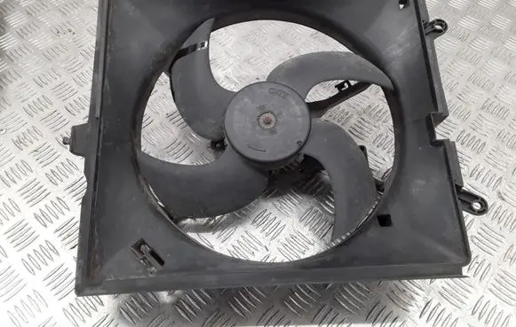 Mitsubishi Space Star Electric radiator cooling fan 8240247