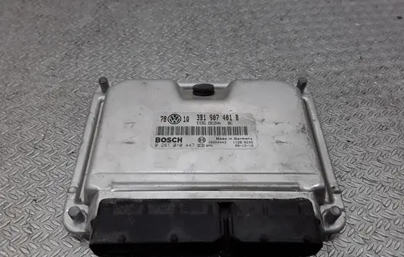 Volkswagen PASSAT B5 Engine control unit/module 3B1907401B 0281010447