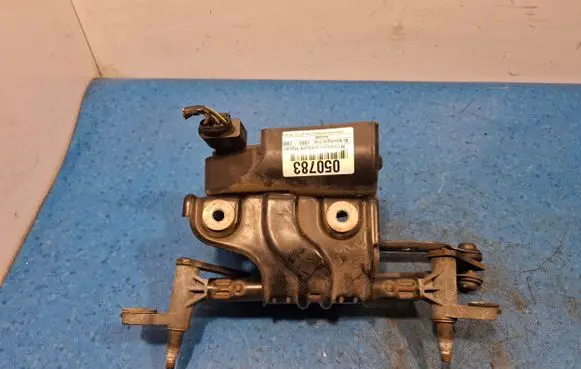 Volkswagen Fox Front wiper linkage and motor 5Z0955133C