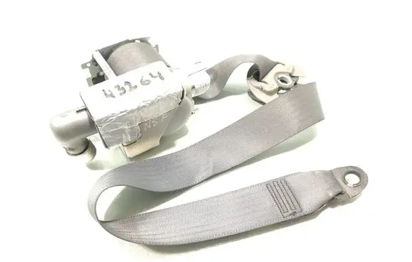 Toyota Prius (XW20) Front seatbelt 7L8230-P