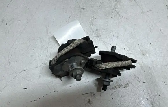 BMW 2 F22 F23 Gearbox mount 6796619