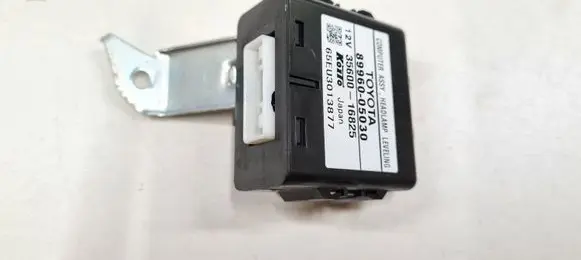 Toyota Avensis T250 Light module LCM 3560016825 8996005030