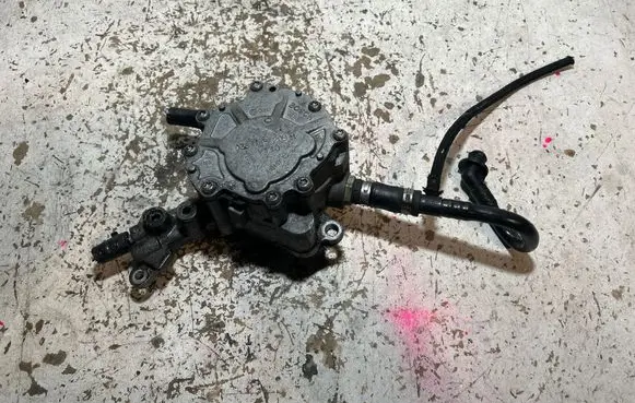 Skoda Superb B5 (3U) Fuel injection high pressure pump 038145209M