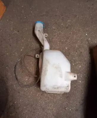 Honda Civic Windshield washer fluid reservoir/tank