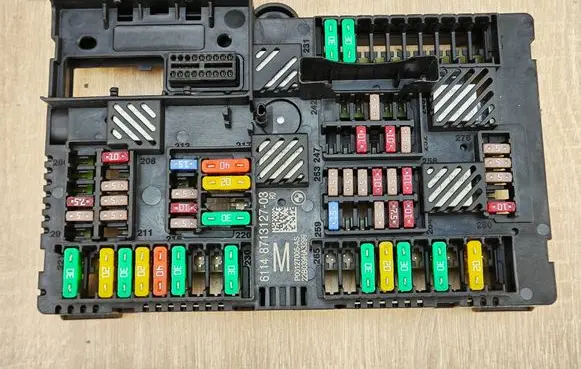BMW 8 G16 Fuse module 8713127