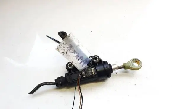 BMW 1 E81 E87 Clutch master cylinder 912270201 2-1823227-2