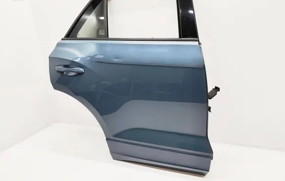 Volkswagen T-Roc Rear door