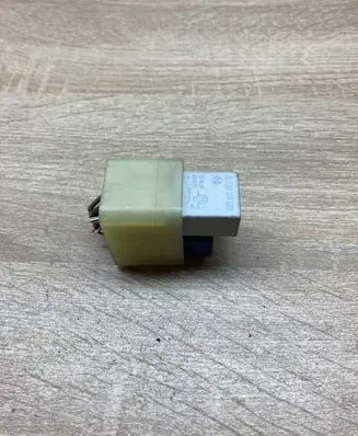 Toyota Corolla Verso AR10 Other relay 9008087019 0332011001