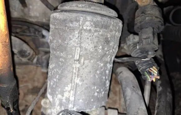 Skoda Octavia Mk2 (1Z) Oil filter cover 